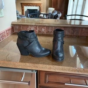 Lucky Brand black booties size 8